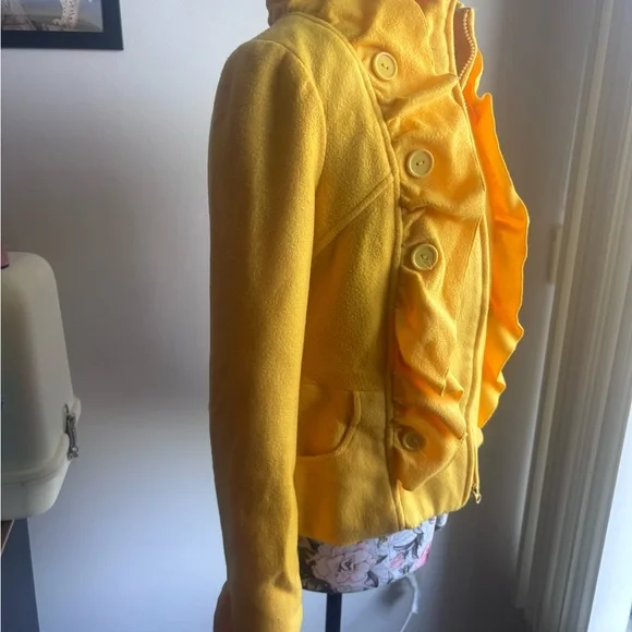 Yellow Ruffled Jacket - Picture 4 of 8